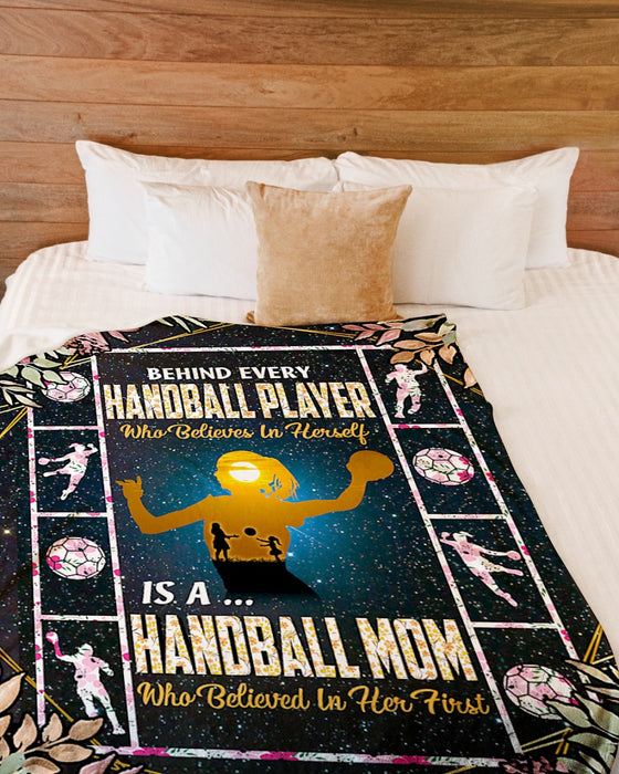 To My Mom Handball Fleece Blanket Behind Handball Player Great Customized Blanket Gifts For Mother's Day Birthday Christmas Thanksgiving